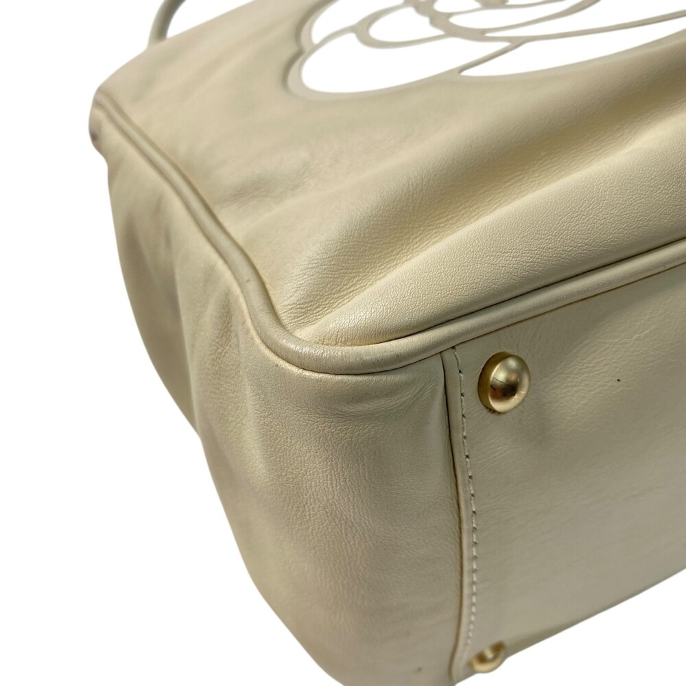 CHANEL White Lambskin Leather Tote Bag - Picture 14 of 16